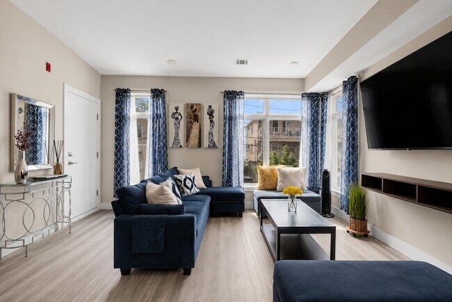 Building Photo - 4805 Aschoff Pl