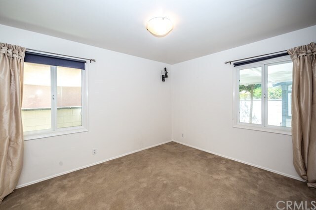 Building Photo - 3367 Roxanne Ave