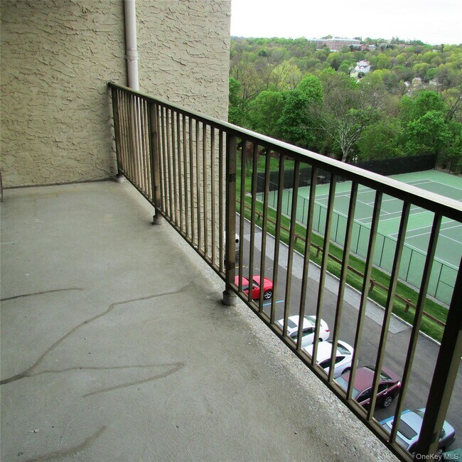 Building Photo - 150 Overlook Ave