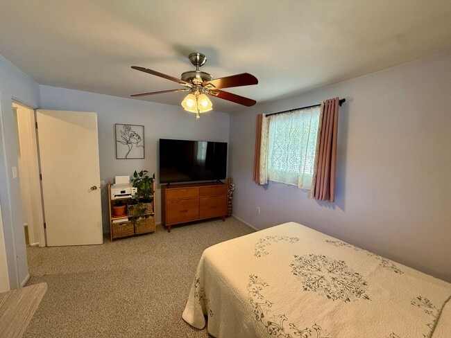 Building Photo - 104 Saranac Dr