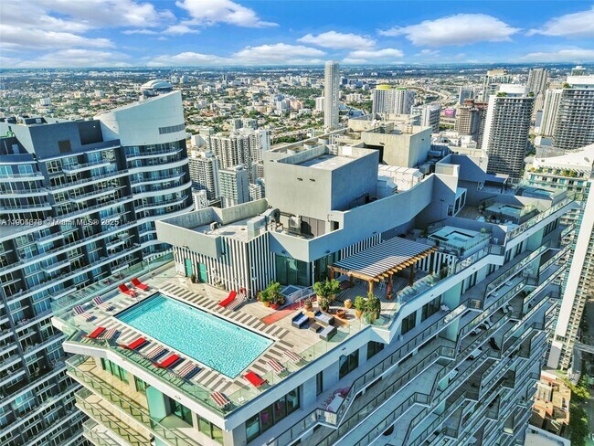 Building Photo - 1300 S Miami Ave