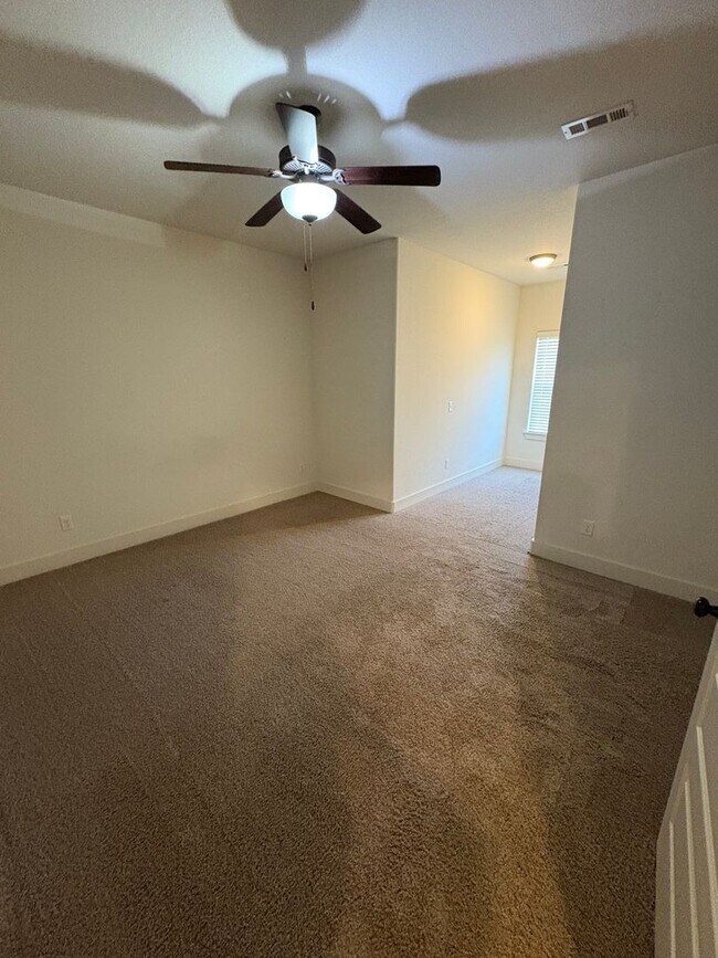 Building Photo - BEAUTIFUL HOME IN GREAT LOCATION!