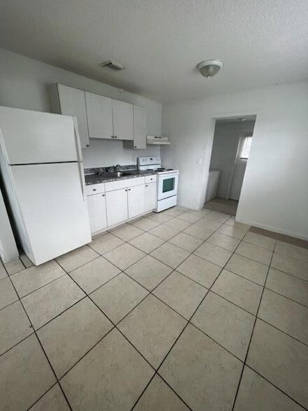 Building Photo - 4998 Kirk Rd