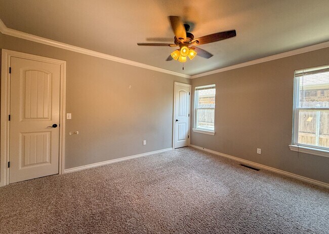 Building Photo - 5 Bedrooms | 3 Bathrooms | 2 Car Garage | Moore Schools