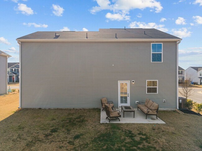 Building Photo - 160 Day Song Ct