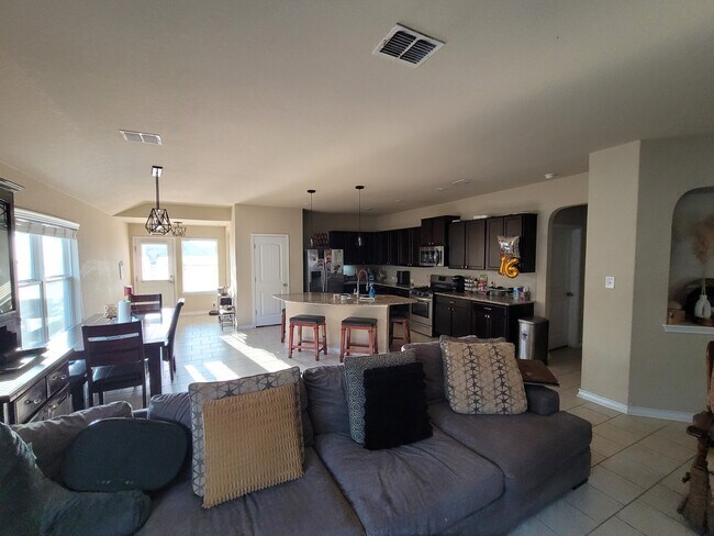 Building Photo - 8745 Ironwood Hill