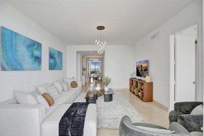 Building Photo - 18101 Collins Ave