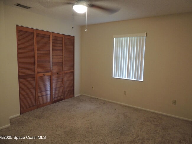 Building Photo - 2049 Ixora Dr W