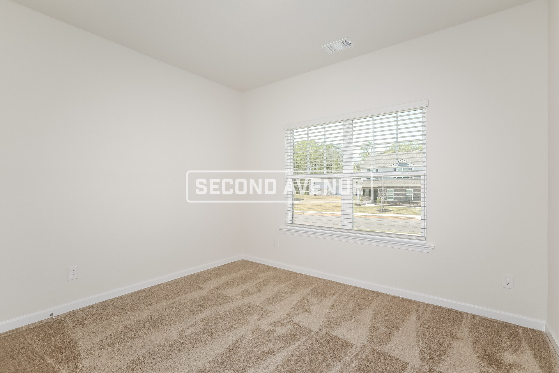 Building Photo - 714 Woody Dr
