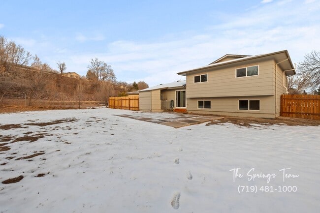 Building Photo - CHARMING 4BD on QUIET EASTBOROUGH CUL-DE-SAC- Security Deposit Waiver Available