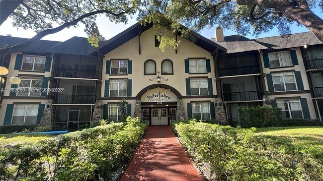 Building Photo - 3720 Inverrary Dr