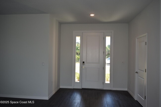 Building Photo - 3143 Fullerton Ave