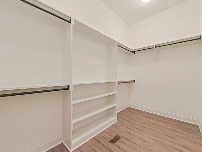 Building Photo - 924 Kate Dr