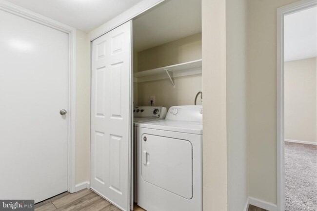 Building Photo - 598 Belmont Ave