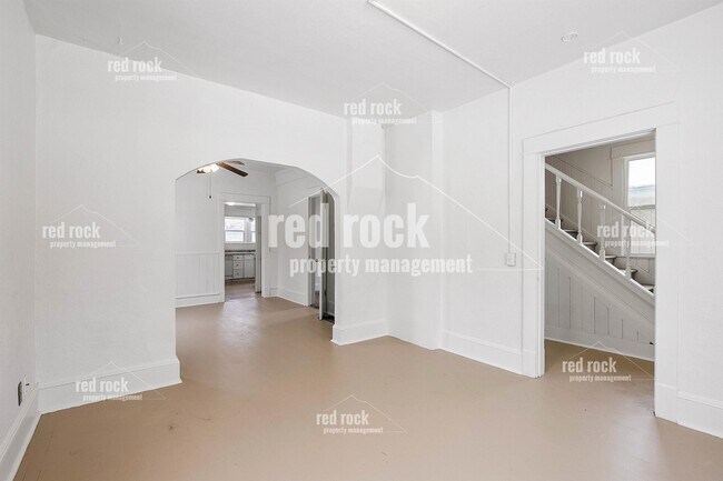 Building Photo - 1517 E Bridgeport Ave