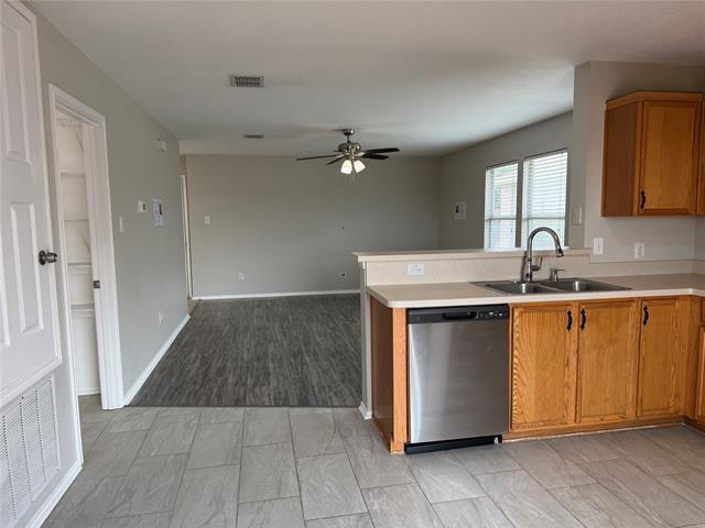 Building Photo - 817 Live Oak Dr