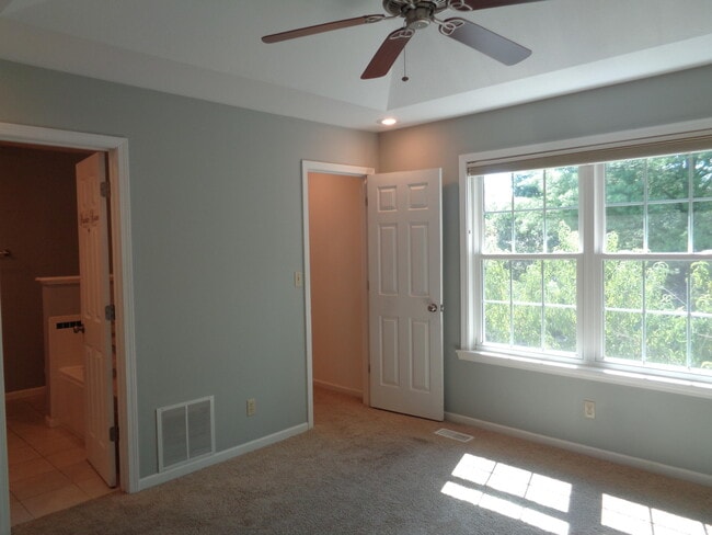 Building Photo - 3801 Blue Cedar Ln