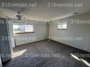 Building Photo - $850- 2 bed 1 bath - Townhomes