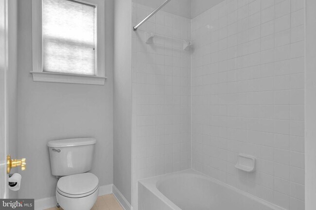Building Photo - 22855 Oakgrove Rd