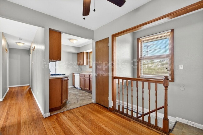 Building Photo - 515 Topaz Ave