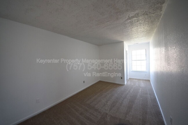 Building Photo - 701 Nottaway Dr