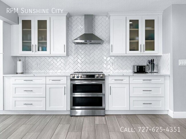 Building Photo - 3033 Pineview Dr