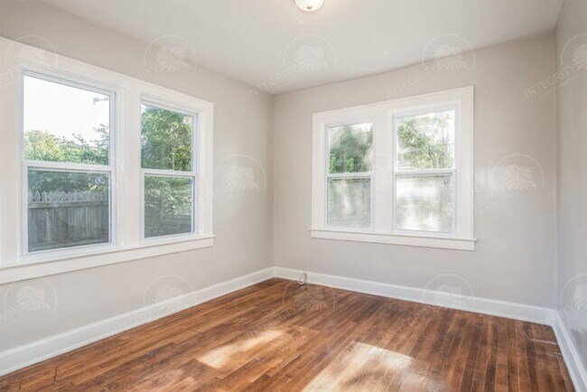 Building Photo - 5517 Woodland Ave