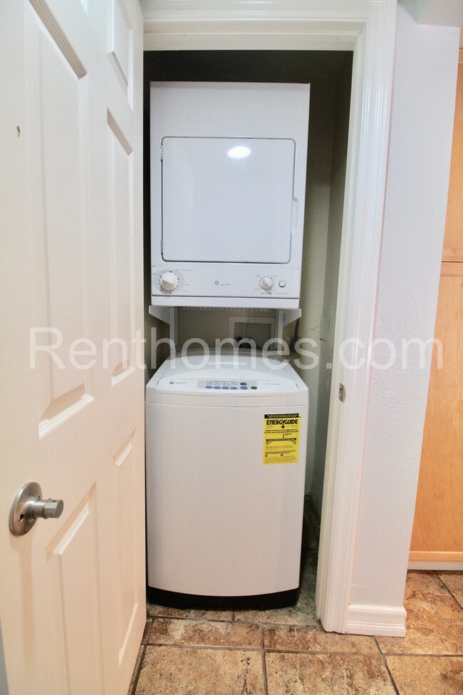 Building Photo - Rancho Bernardo,15377 Maturin Dr #196, Gra...