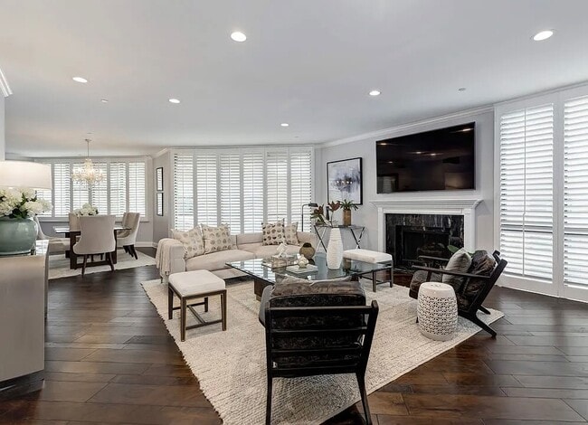 Primary Photo - 300 N Swall Dr