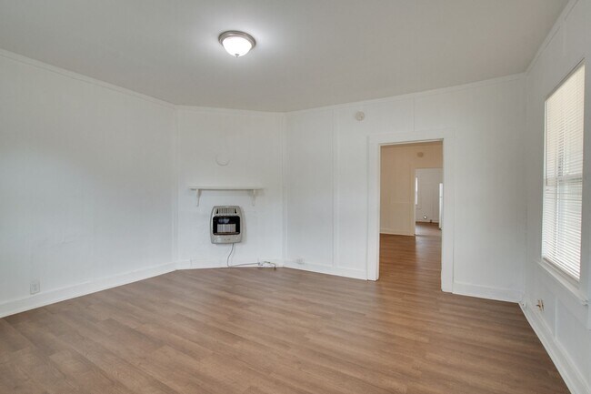 Building Photo - 3701-3703 Fairview St SW