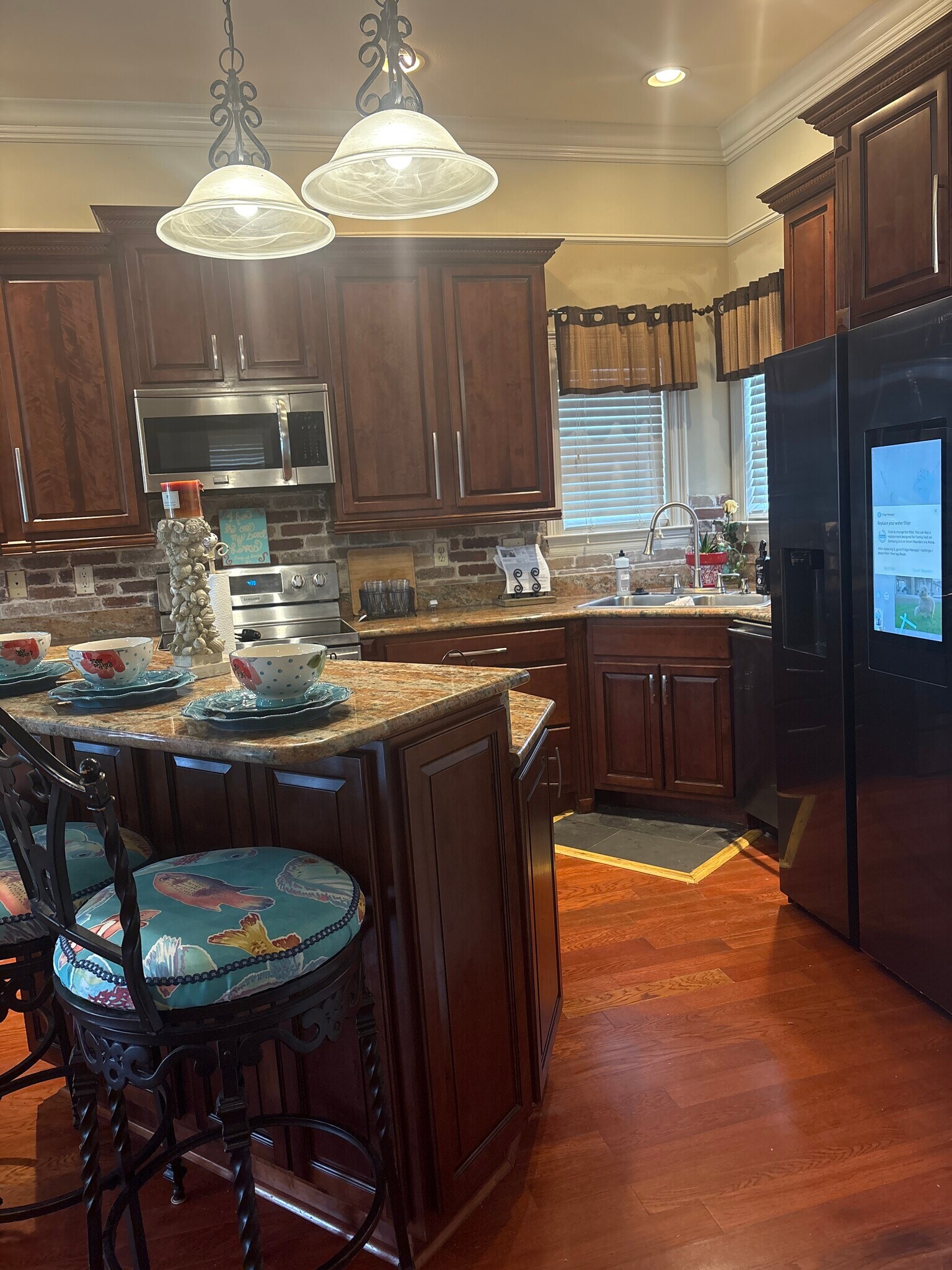 Enjoy the ocean view from your kitchen window - 21 Oak Alley Ln