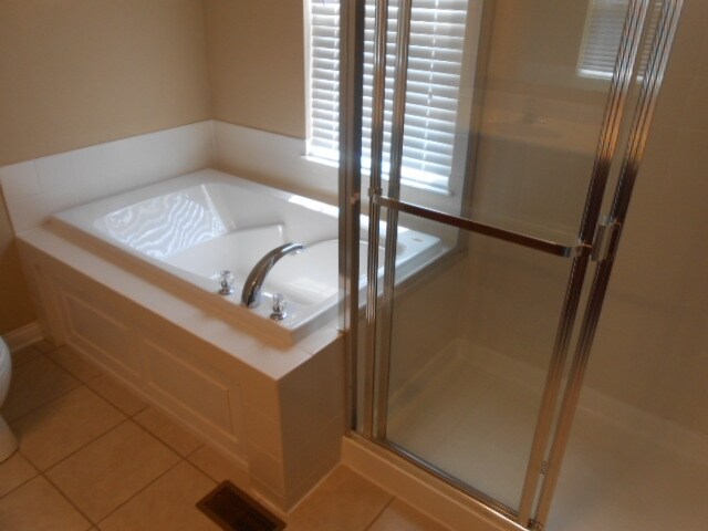 Building Photo - 532 Greenwood Loop