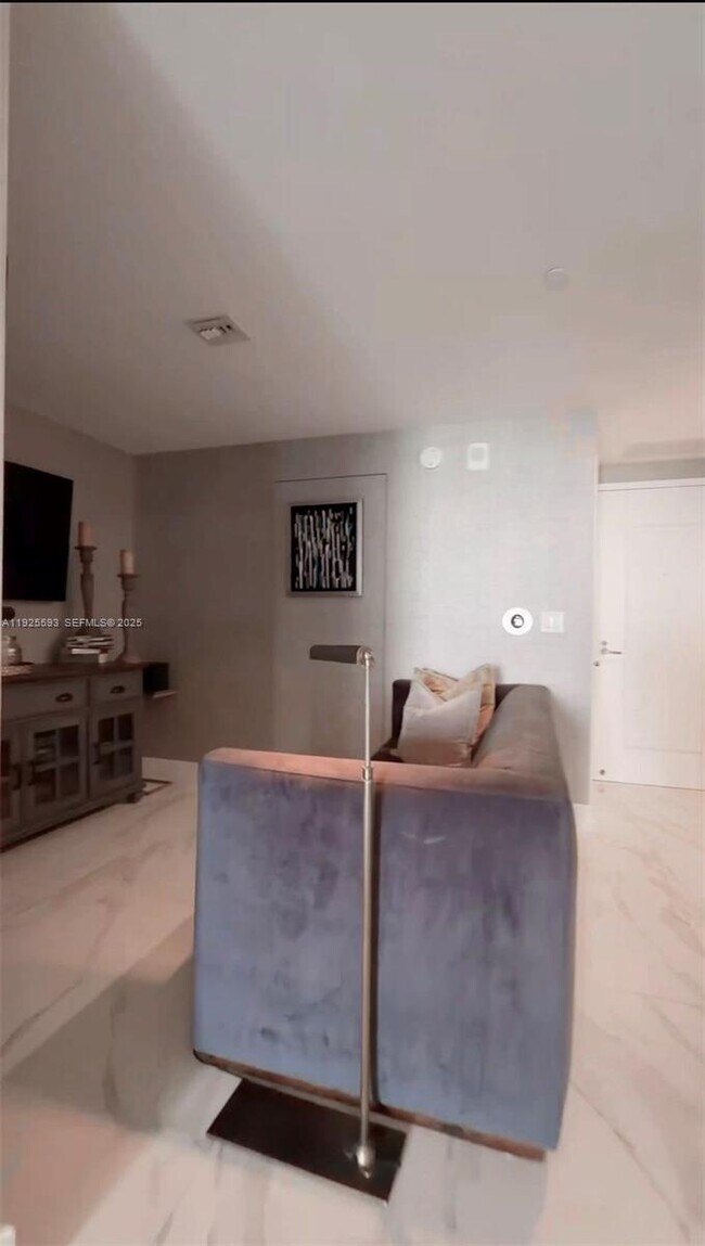 Building Photo - 16385 Biscayne Blvd