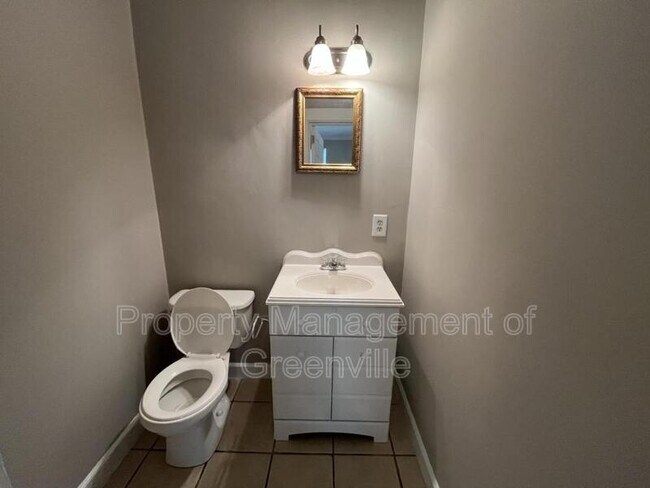Building Photo - 105 S Piedmont Hwy