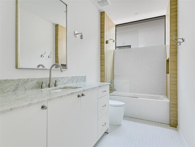 Building Photo - 2704 Mountain Laurel Dr