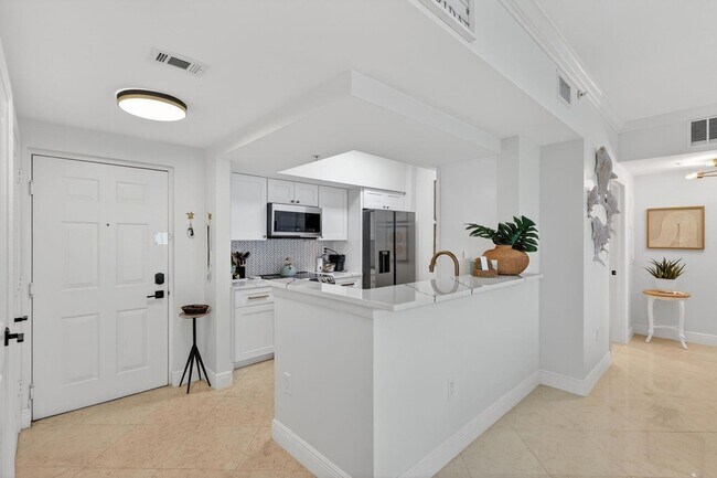 Building Photo - 675 NW Flagler Ave