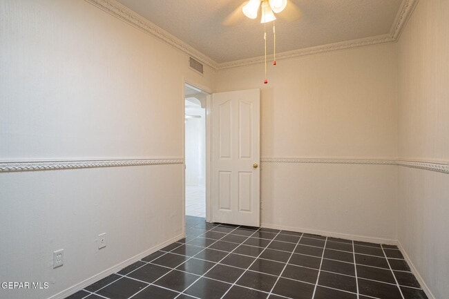 Building Photo - 604 Haverhill Rd