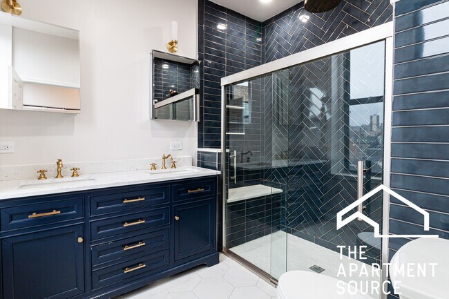 Building Photo - 3345 N Clark St