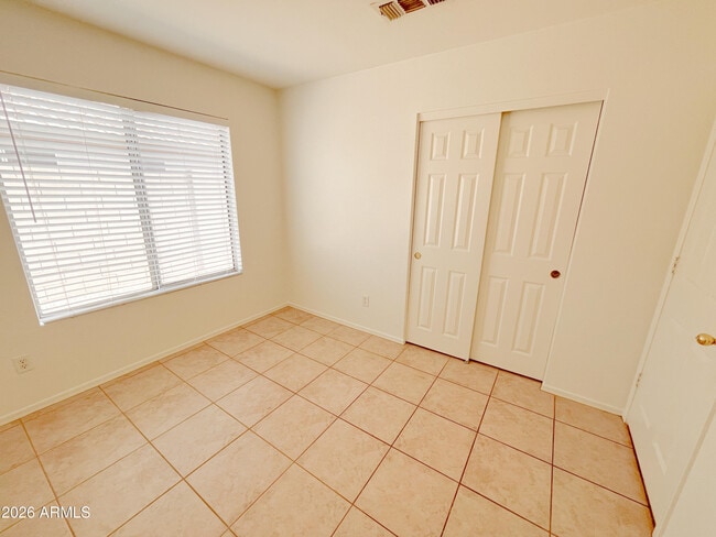 Building Photo - 1282 W Macaw Dr