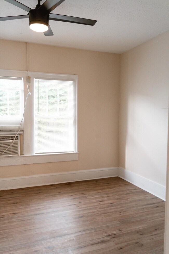 Building Photo - 515.5 N Monroe St