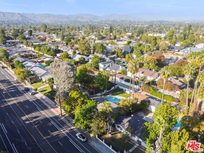 Building Photo - 5604 Valley Circle Blvd