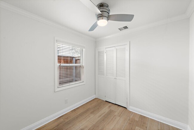 Building Photo - Balboa Peninsula Pool Home