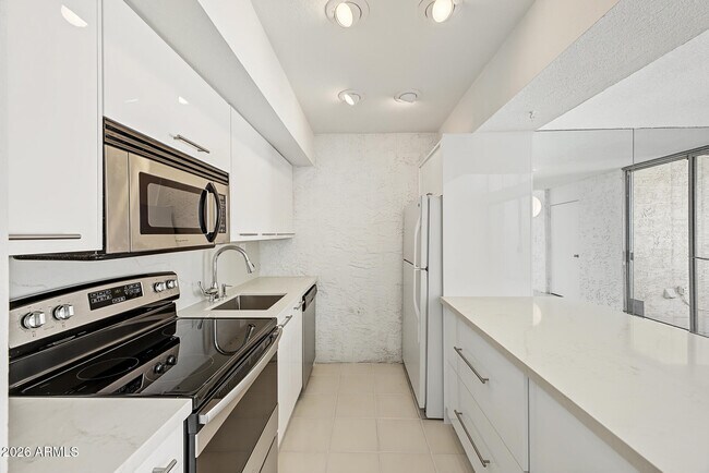 Building Photo - 4656 N 40th St