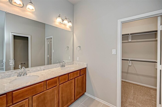 Building Photo - 1535 Munson Valley Rd