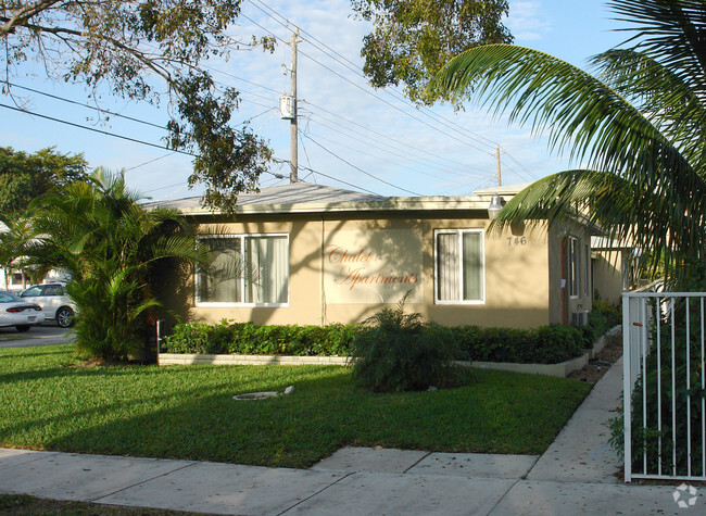 Building Photo - Chalet Motel Apartments