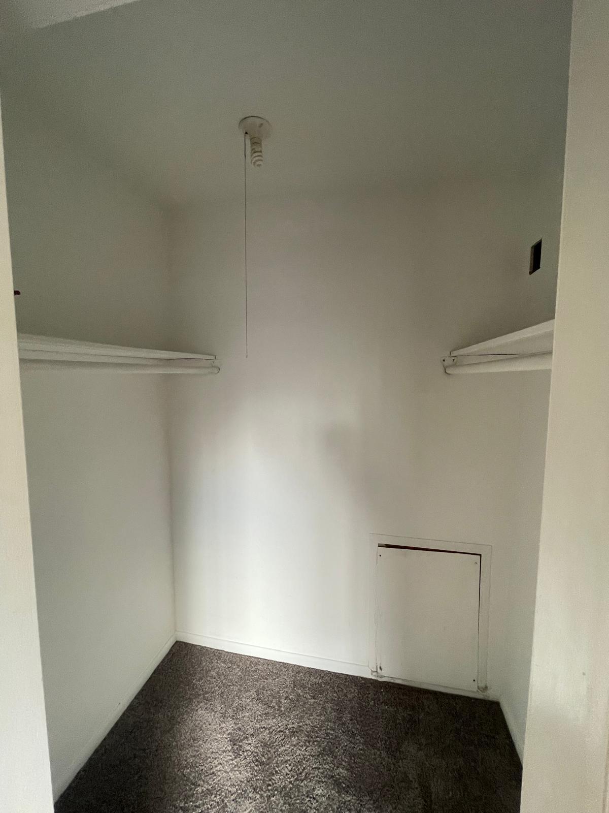Master Bedroom Walk In Closet - 4360 Ivymount Ct