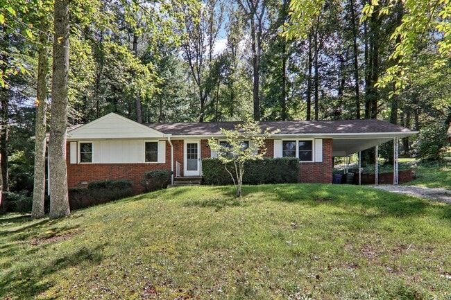 Building Photo - Move In Ready