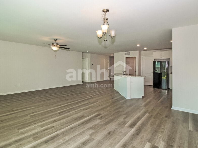 Building Photo - 7116 Brittany Pointer Ct