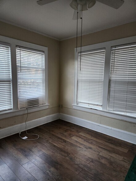 Building Photo - 731 Avenue A SW