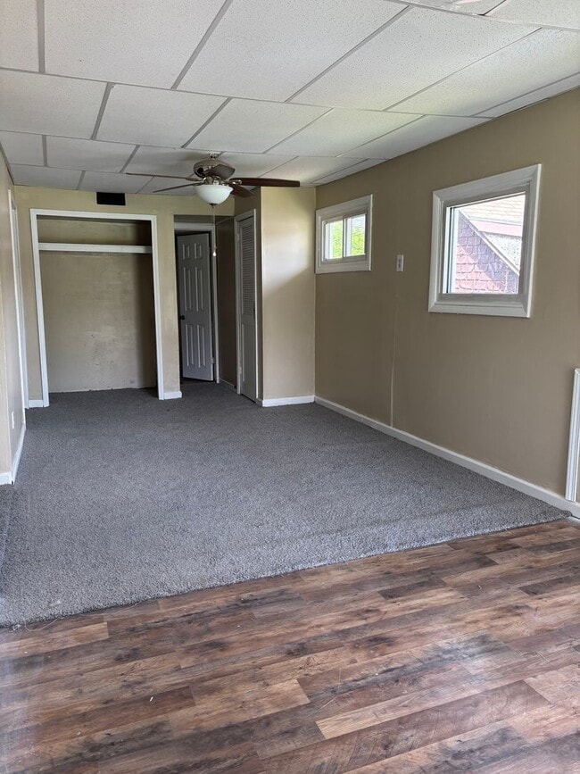 Building Photo - 3 Bedroom Ranch by the River